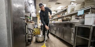 SE BUSCA PERSONAL PARA LIMPIEZA DE RESTAURANTE (CON O SIN EXPERIENCIA), A PARTIR DE 18 AÑOS. TURNO NOCHE, BUEN SUELDO Personal Para Limpieza de Restaurante Empleo sin experiencia en Buenos Aires Restaurant Cleaning Staff Job without experience in Buenos Aires