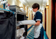 SE BUSCAN CAMAREROS/AS DE PISOS PARA HOTELES DE 3, 4 Y 5 ESTRELLAS EN VALENCIA, VÍA PACTO (2 AÑOS DE EXPERIENCIA), INCORPORACIÓN INMEDIATA. PAGO DE 10 A 11,53 € POR HORA Camareras de Pisos para Hotel en España Barcelona Housekeepers for Hotel in Spain Barcelona