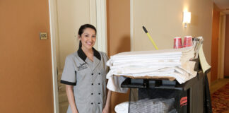SE SOLICITA MUCAMA CON O SIN EXPERIENCIA PARA HOTEL, MEDIA JORNADA O COMPLETA, TURNOS ROTATIVOS. BUEN SUELDO Mucama limpieza de hotel en Capital Federal hotel cleaning