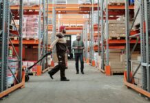 SE NECESITA ASISTENTE DE MUELLE DE CARGA PARA L.A. LIVE EN LOS ÁNGELES, CALIFORNIA (SE PREFIERE BILINGÜE). PAGO DE $24.50 POR HORA Trabajadores Para Almacén Trabajador general Empacadores Operador de Montacargas Warehouse Workers jobs without experience in the United States Asistente de muelle de carga en Los Ángeles