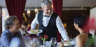 SE SOLICITA AYUDANTE DE CAMARERO/A (POCA EXPERIENCIA), MEDIA JORNADA. SALARIO 1.500,00€ AL MES Ayudante de Camarero Empleo en Barberà del Vallès Empleo en Barcelona empleo de atención al público en España Waiter's Assistant Job in Barcelona