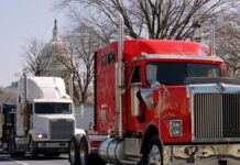 SE SOLICITAN 7 CONDUCTORES DE CAMIÓN PESADO (POCA EXPERIENCIA), PERSONAS RESPONSABLES. PAGO $27.55 POR HORA, 40 HORAS SEMANALES Conductores de Camión Pesado empleo en Johnston empleo en Iowa Empleo de Conductor de Camión en Estados Unidos Heavy Truck Drivers in the United States