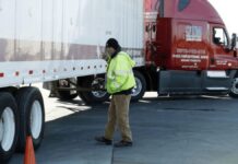 SE SOLICITAN CONDUCTORES DE CAMIONES PESADOS Y TRACTOCAMIONES (15 VACANTES), FULL TIME. PAGO $26.22 POR HORA Conductores de Camiones Pesados y Tractocamiones en USA Empleo de Conductor de Camión en USA empleo en Texas Heavy Truck and Tractor Truck Drivers jobs in Texas