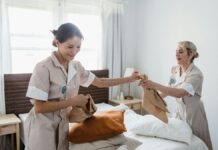 SE NECESITA MUCAMA/CAMARERO (MÍNIMA EXPERIENCIA), SE OFRECE ESTABILIDAD LABORAL SEGÚN DESEMPEÑO Y BUEN SALARIO Mucama Camarero limpieza de habitaciones en hoteles en Costa Rica Maid Waiter cleaning rooms in hotels in Costa Rica