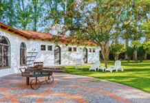 SE SOLICITA MATRIMONIO DE CASEROS PARA CASA CAMPO (MÍNIMA EXPERIENCIA). CONTRATO PERMANENTE, BUEN SUELDO Y VIVIENDA Matrimonio de Caseros Para Campo Cuidado y mantenimiento de campo en Argentina Farm Care and Maintenance in Argentina