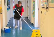 SE SOLICITA PERSONAL DE MAESTRANZA/LIMPIEZA PARA INSTITUCIONES EDUCATIVAS (HOMBRES Y MUJERES), VARIOS TURNOS DISPONIBLE. BUEN SUELDO Y BENEFICIOS Limpieza de Instituciones Educativas Limpieza de Escuelas limpieza de salon de clases Cleaning of Educational Institutions School Cleaning Classroom Cleaning