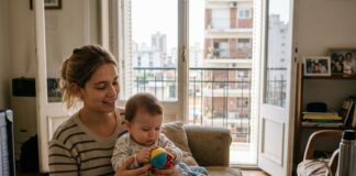 SE BUSCA NIÑERA 4 HORAS DIARIAS, 3 VECES POR SEMANA. CUIDADO EXCLUSIVO DE BEBÉ DE 4 MESES Niñera cuidado de bebe en Argentina babysitter Empleos de niñera en Argentina babysitter niñera en Argentina Empleos Urgentes