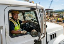 SE BUSCA CHOFER CDL DE CAMIÓN DE VOLTEO (END DUMP) PARA LONGHORN HAULING SERVICE EN SAN ANTONIO, TEXAS (2 AÑOS CON CDL), REGRESO DIARIO A CASA. DESDE $60,000 AL AÑO Conductor de camion para empresa de construccion en Estados Unidos truck driver Empleos Urgentes