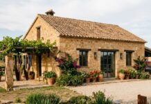 SE SOLICITAN PAREJA PARA MANTENIMIENTO Y CUIDADO DE FINCA AGRÍCOLA, 2 VACANTES CON O SIN EXPERIENCIA Pareja para cuidado de finca agrícola en España marriage staff farm workers spain jobs Empleos Urgentes
