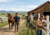 SE SOLICITAN AYUDANTES PARA RANCHO DE CABALLOS (10 PUESTOS), POCA EXPERIENCIA. 45 HORAS SEMANALES, PAGO $19.96 POR HORA Ayudantes Para Rancho de Caballos en Estados Empleo en California Horse Ranch Helpers employed for farm in the United States Empleos Urgentes