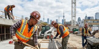 SE NECESITAN 3 AYUDANTES DE CONSTRUCCIÓN (NO REQUIERE EXPERIENCIA), EMPLEO PERMANENTE. PAGO $28,85 POR HORA Ayudantes de construcción en Canadá empleo de construcción Canada jobs construction staff empleo en Columbia Britanica Empleos Urgentes